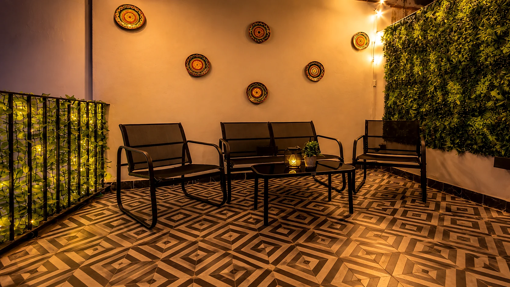 Otra vista de la terraza privada de Zahra