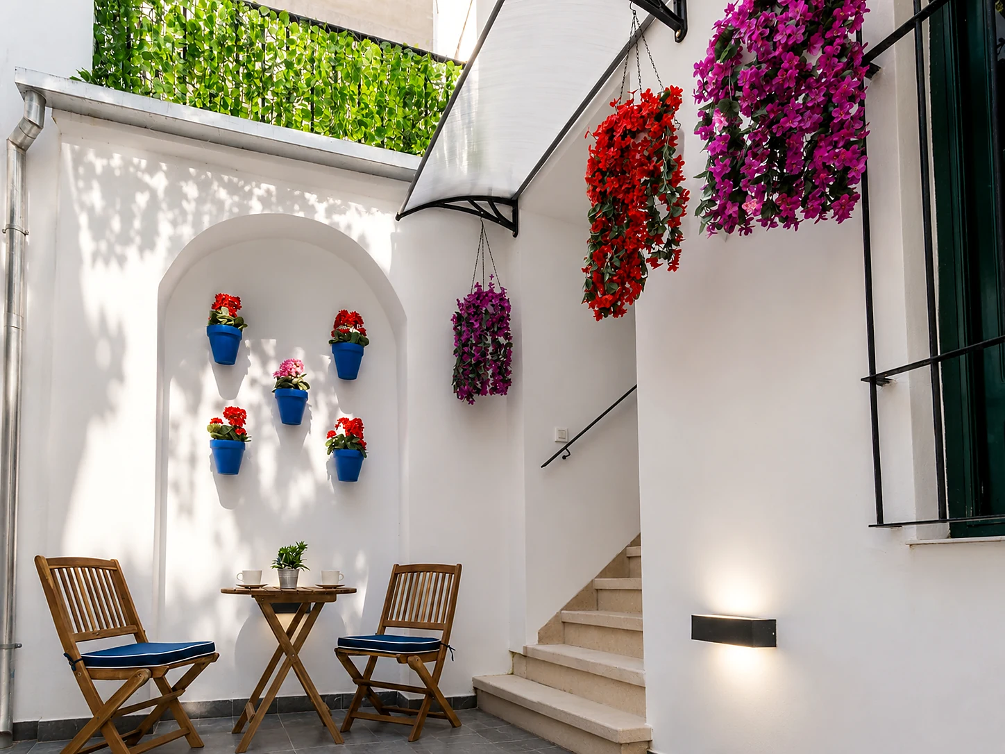 Patio y zonas comunes de Alquivir Suites en Córdoba